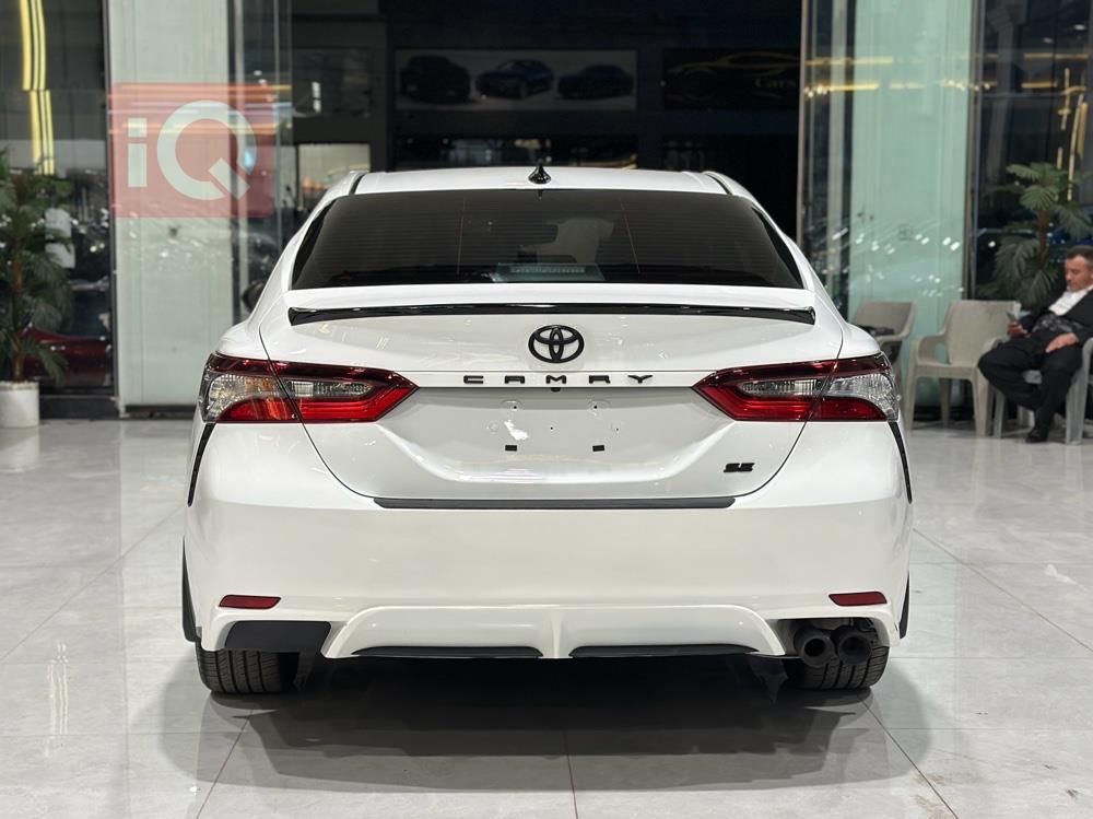 تۆیۆتا کامری